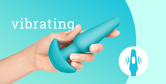 This b-Vibe Anal Training Kit includes a rechargeable vibrating butt plug