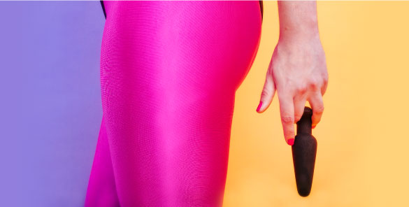 This b-Vibe Anal Training Kit includes a large weighted butt plug